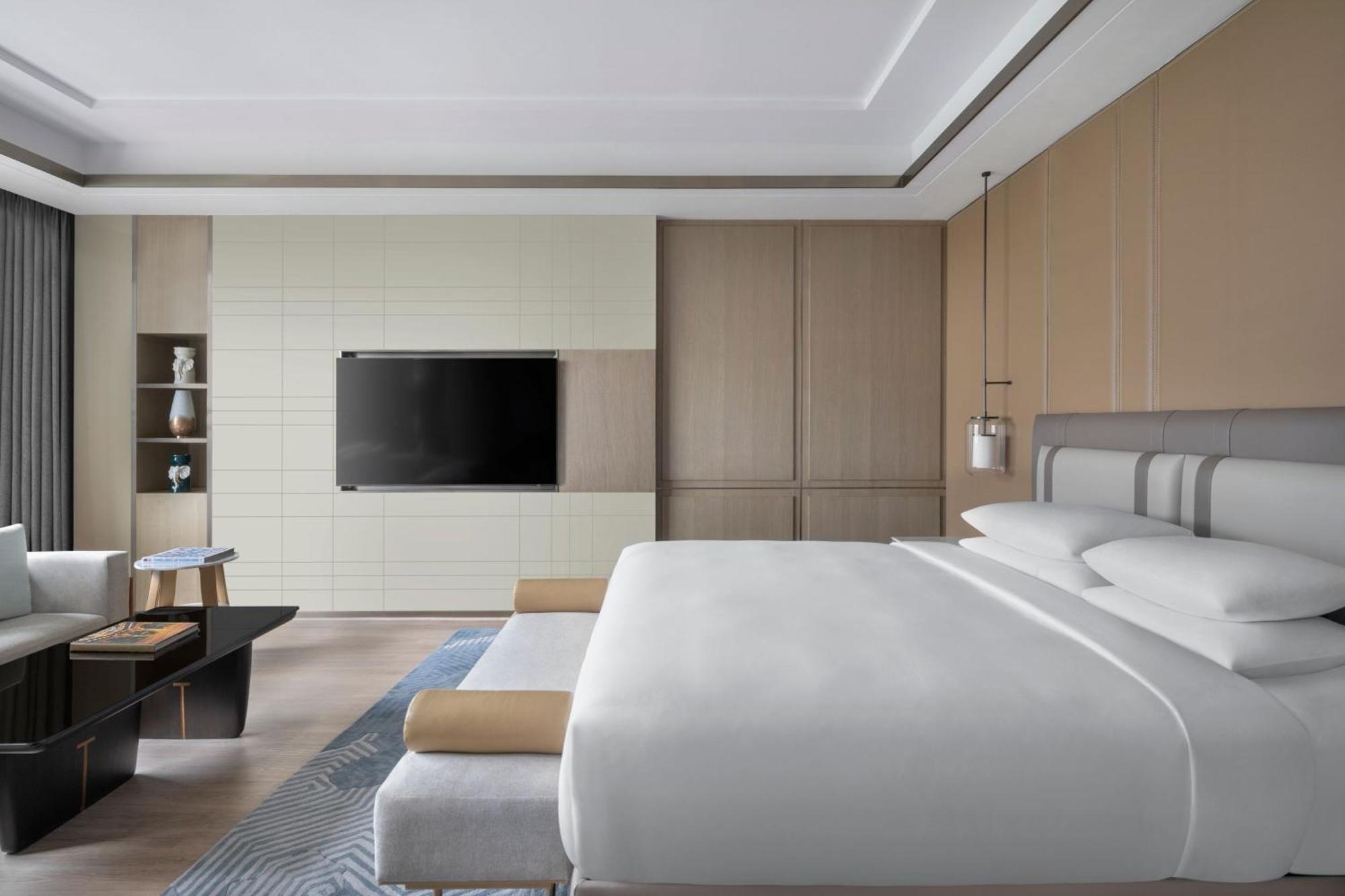Navi Mumbai Marriott Hotel Exterior photo