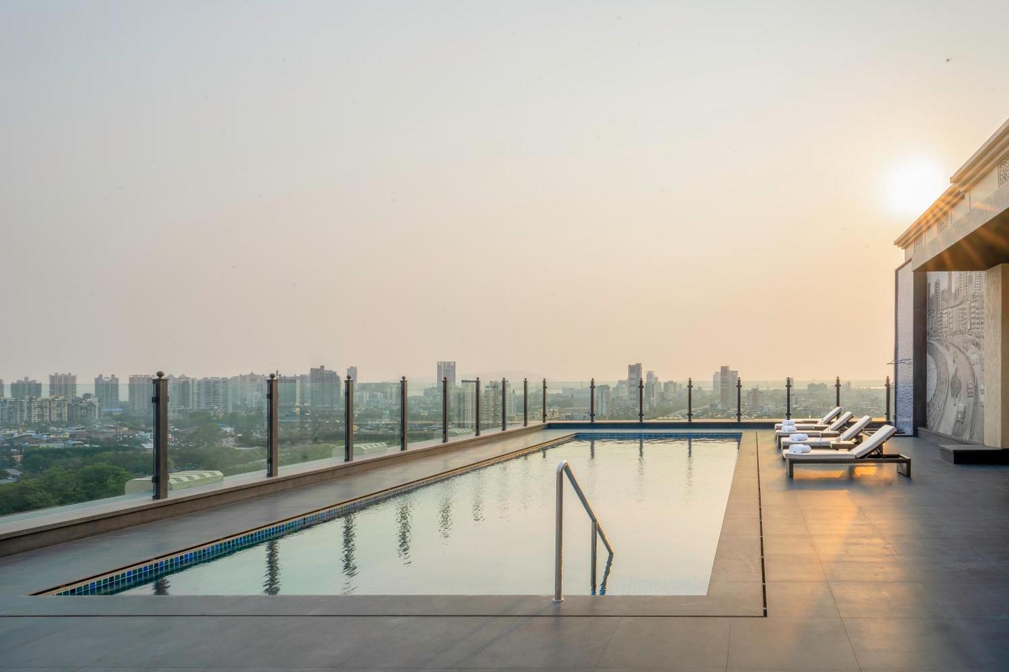 Navi Mumbai Marriott Hotel Exterior photo