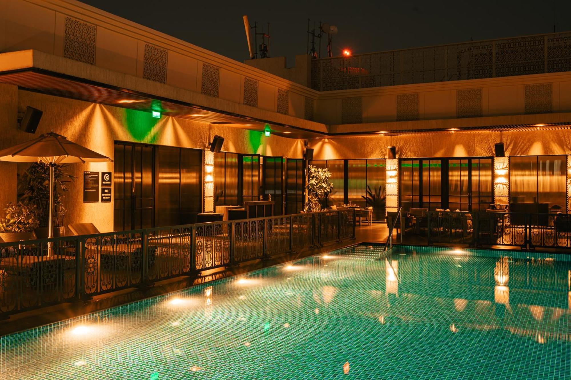 Navi Mumbai Marriott Hotel Exterior photo